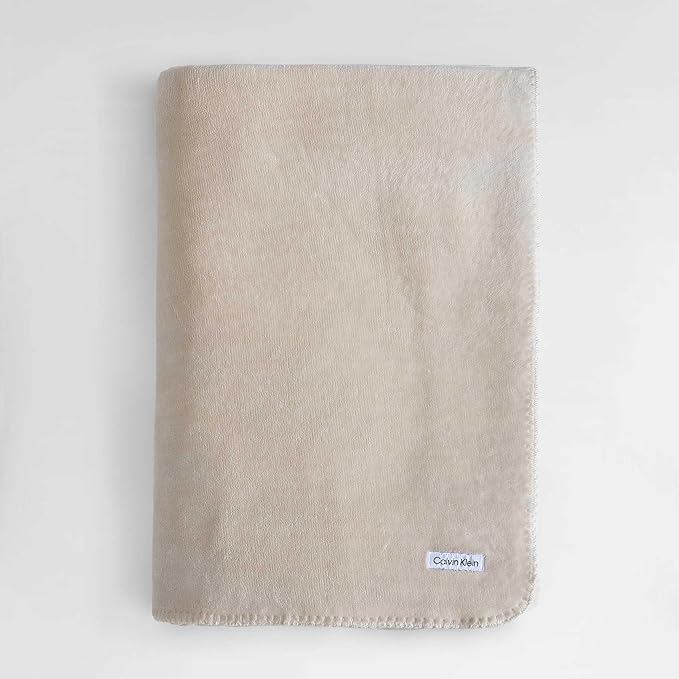 Calvin Klein - Twin Blanket, Super Soft Plush Bedding, Luxury Bed Blanket, Oeko-Tex Certified (Modern Reversible Solid Beige, Twin)